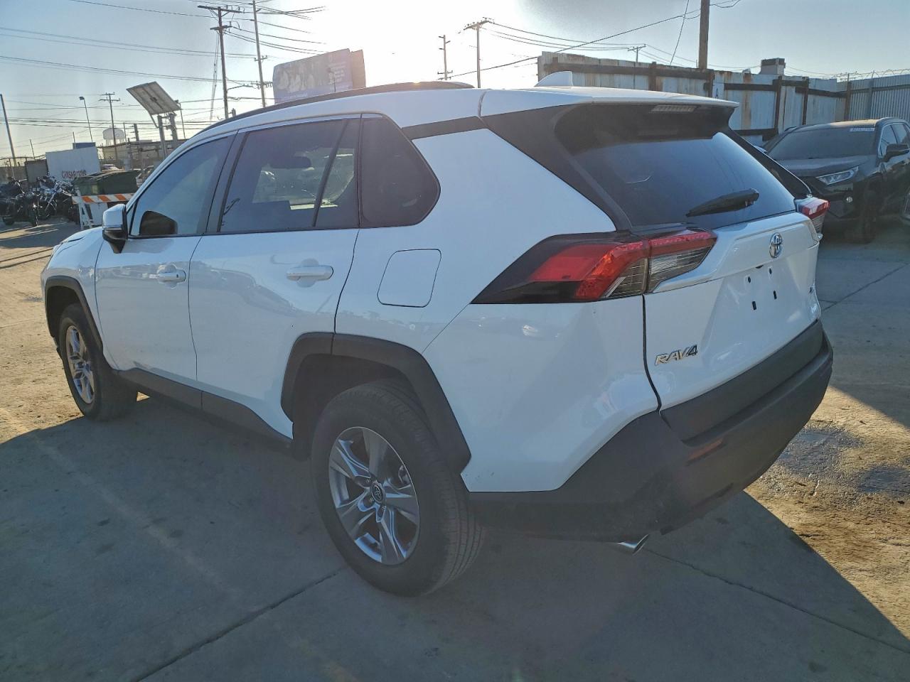 2024 TOYOTA RAV4 XLE photo 3