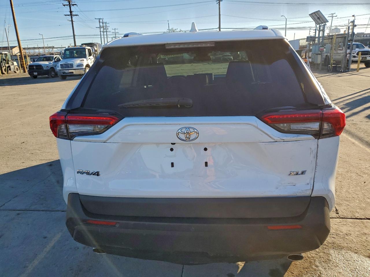 2024 TOYOTA RAV4 XLE photo 11