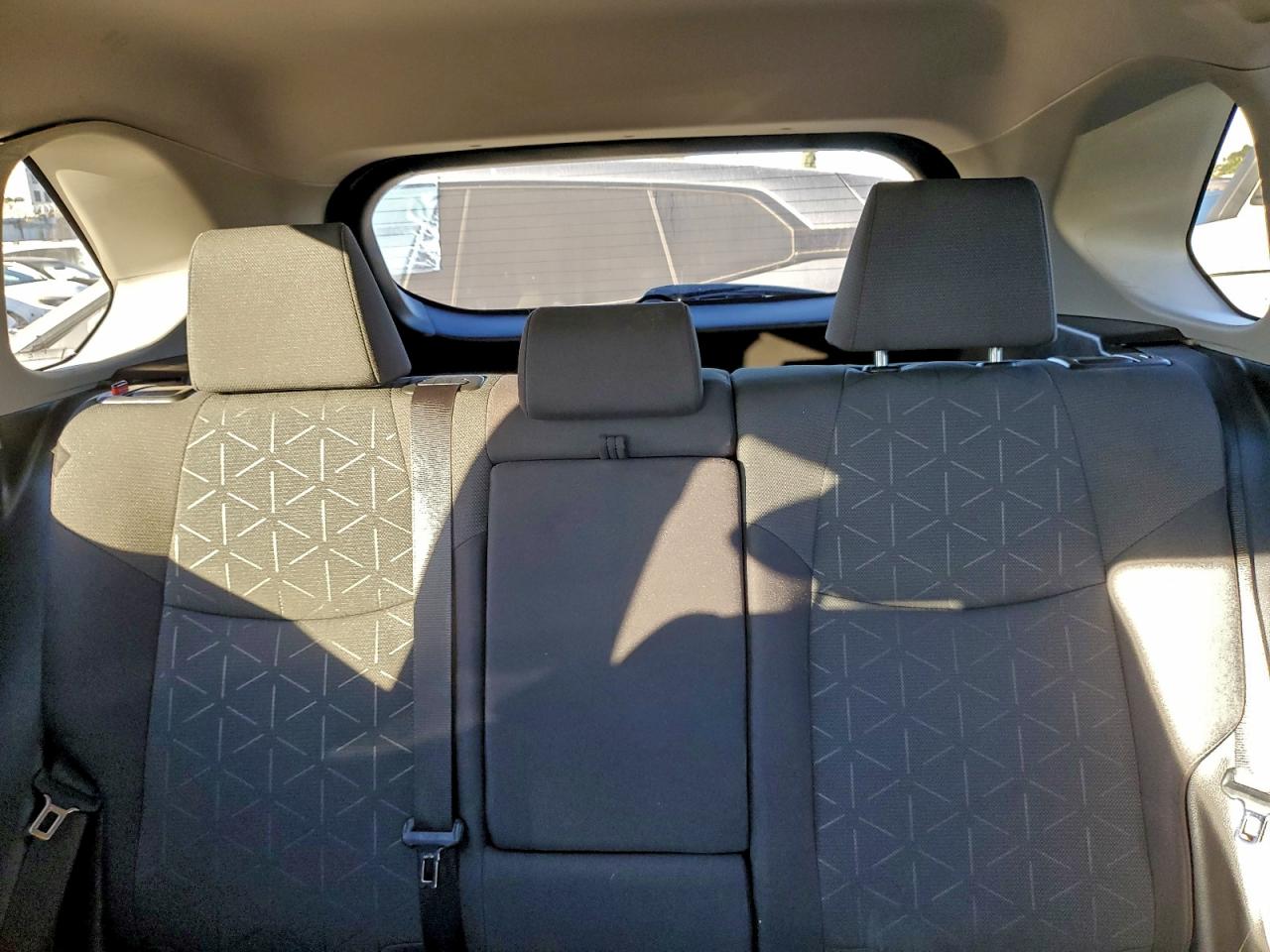 2024 TOYOTA RAV4 XLE photo 19