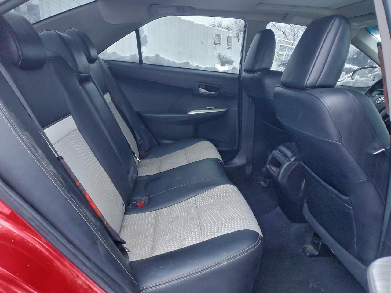 2014 TOYOTA CAMRY SE photo 19