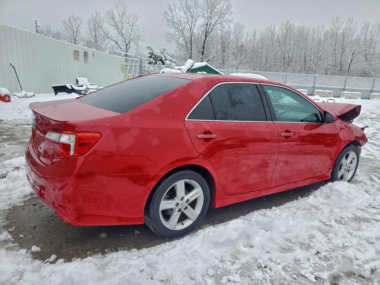 2014 TOYOTA CAMRY SE photo 5