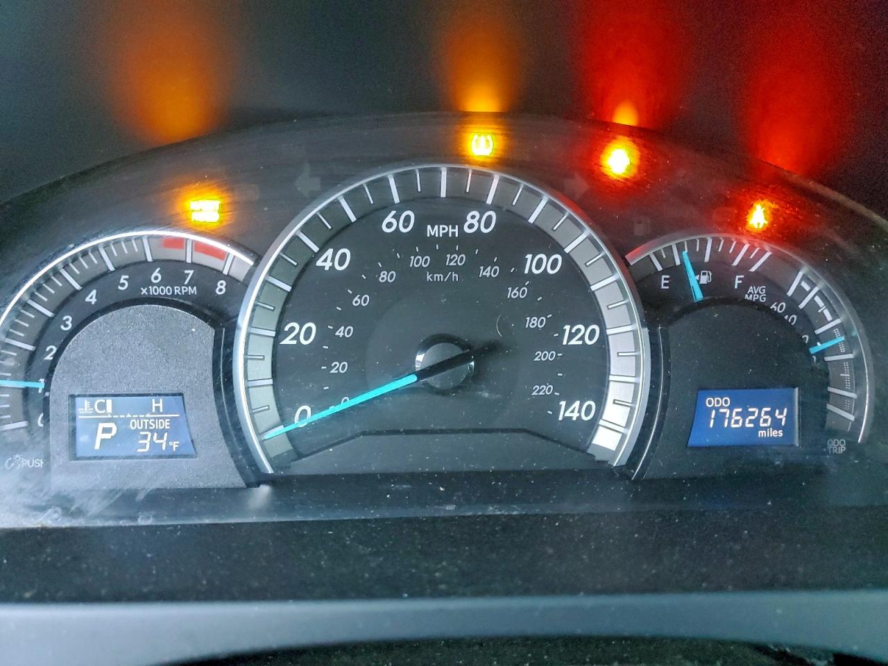 2014 TOYOTA CAMRY SE photo 17