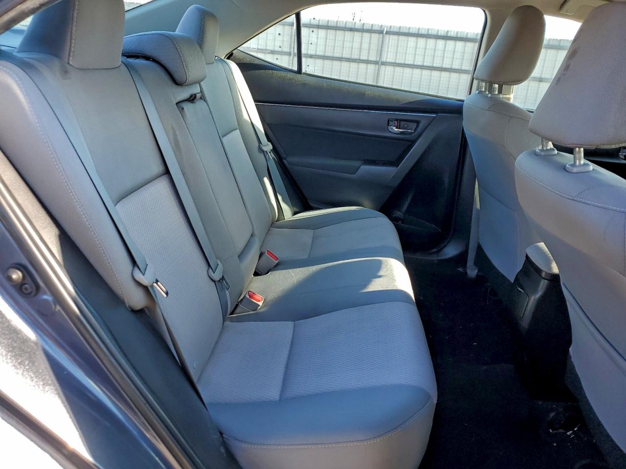 2015 TOYOTA COROLLA L photo 10