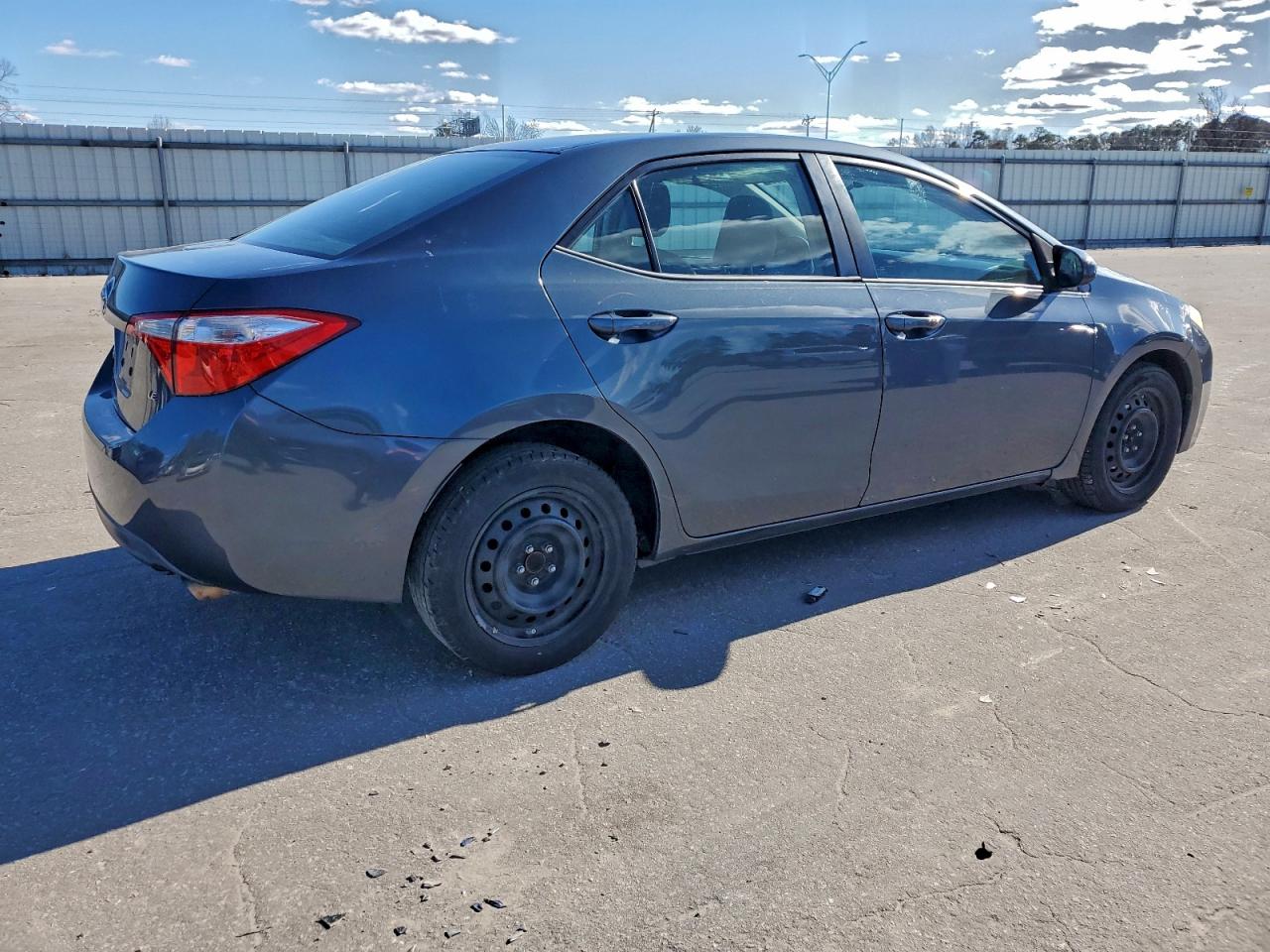 2015 TOYOTA COROLLA L photo 3