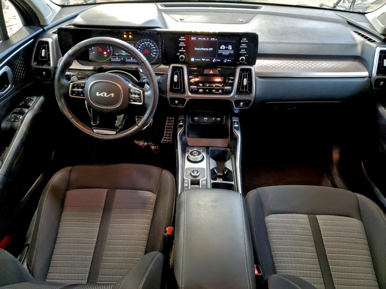 2022 KIA SORENTO S photo 8