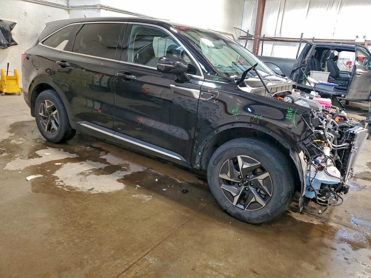 2022 KIA SORENTO S photo 4