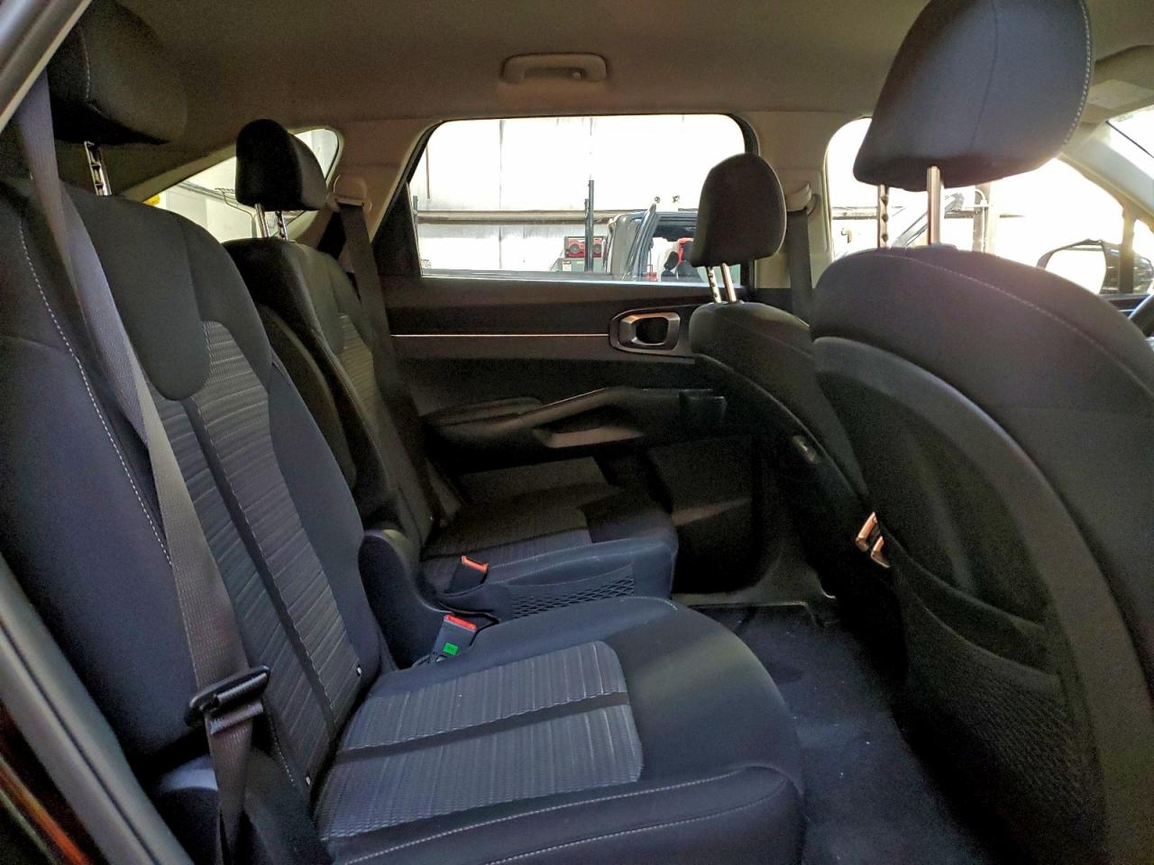 2022 KIA SORENTO S photo 11
