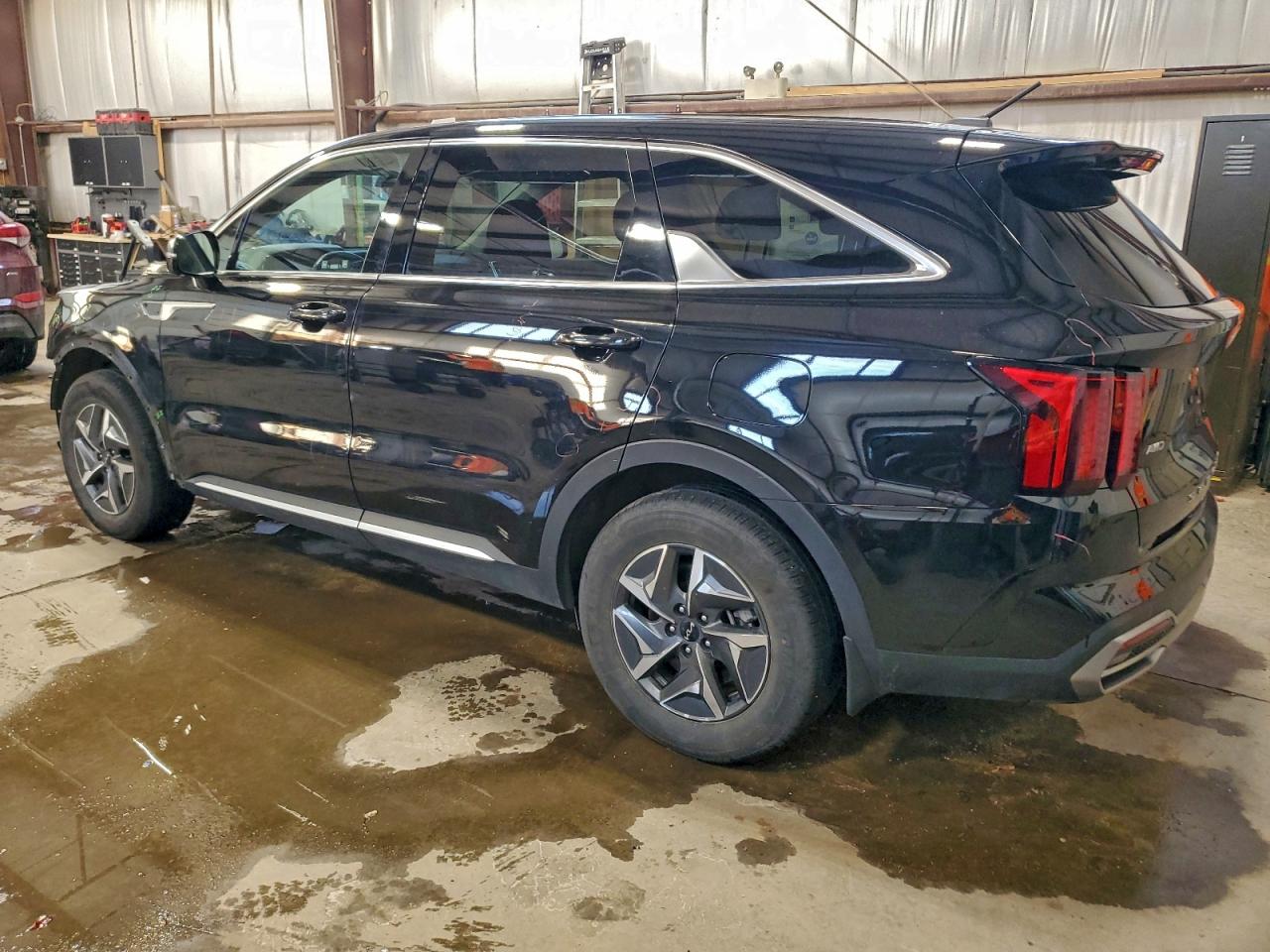 2022 KIA SORENTO S photo 2