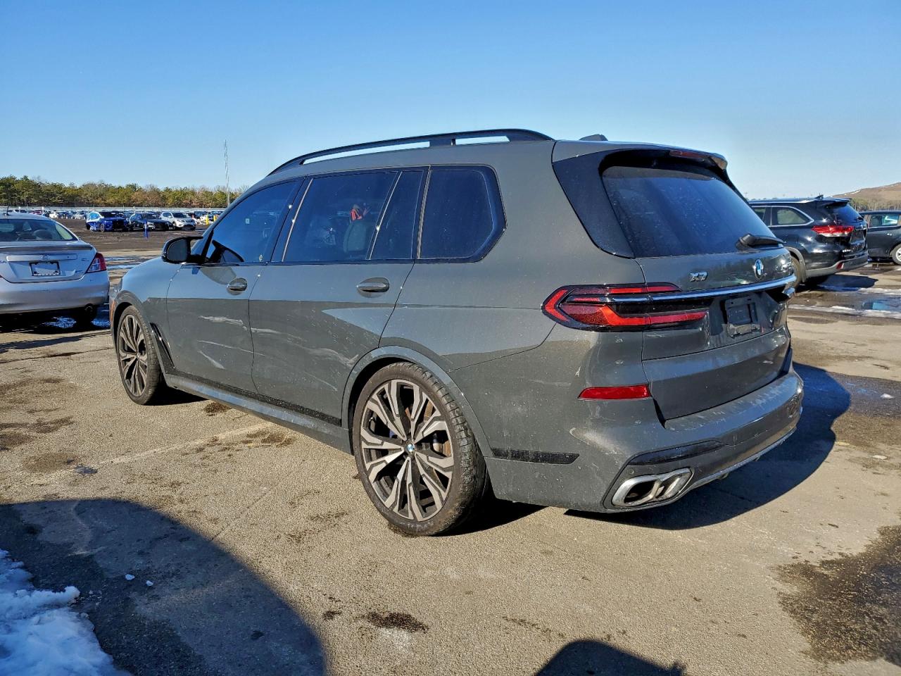 2025 BMW X7 M60I photo 2