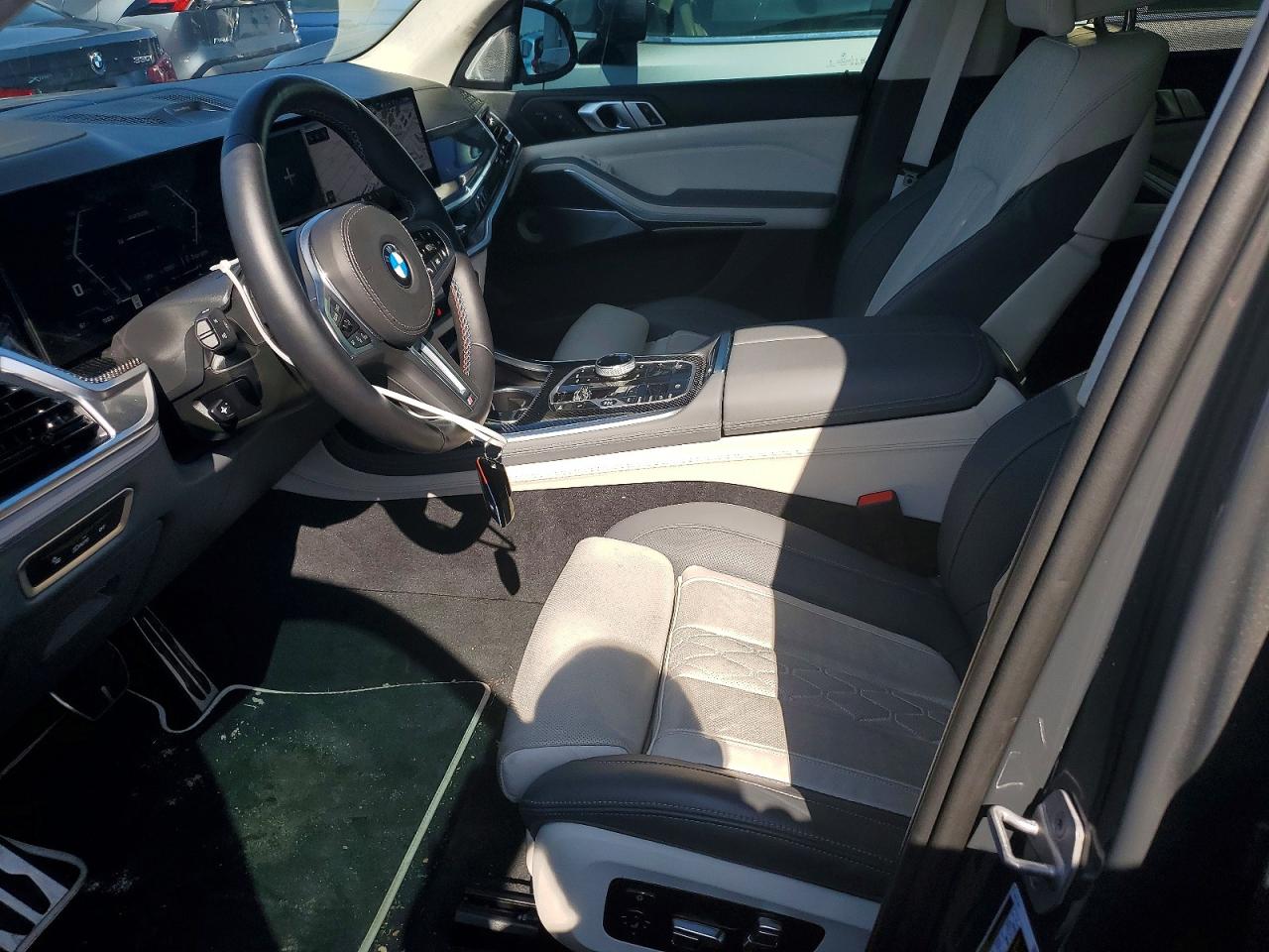 2025 BMW X7 M60I photo 7