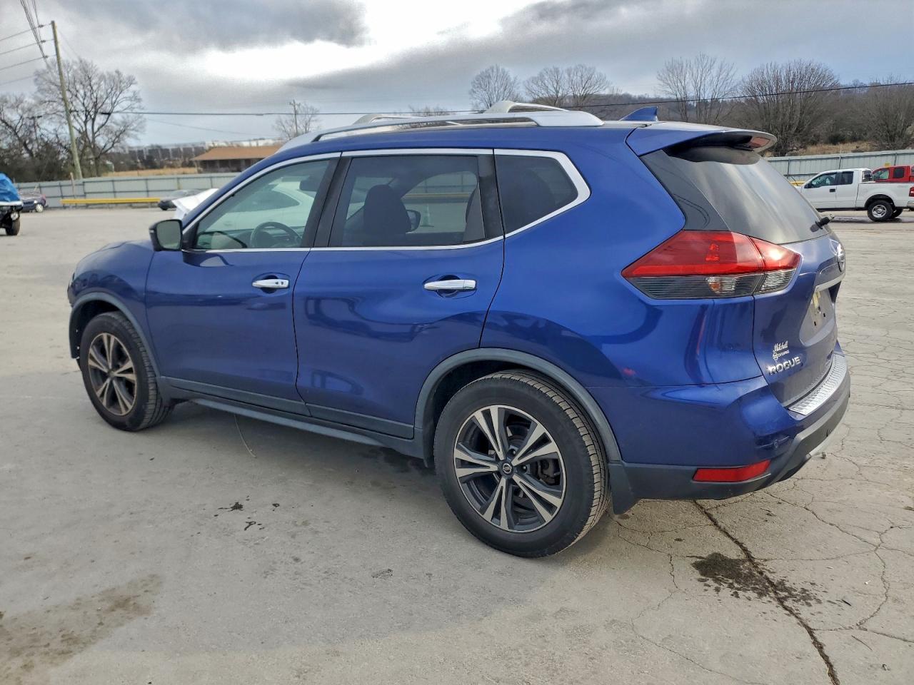 2019 NISSAN ROGUE S photo 2