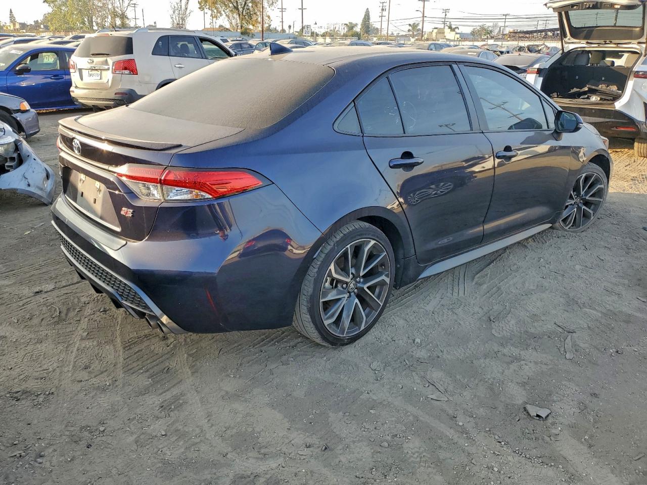 2020 TOYOTA COROLLA SE photo 3