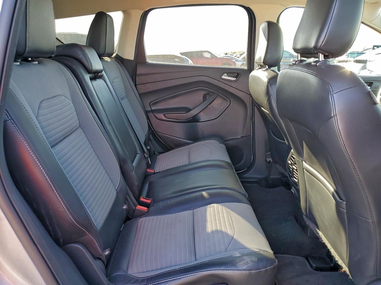 2019 FORD ESCAPE SE photo 11