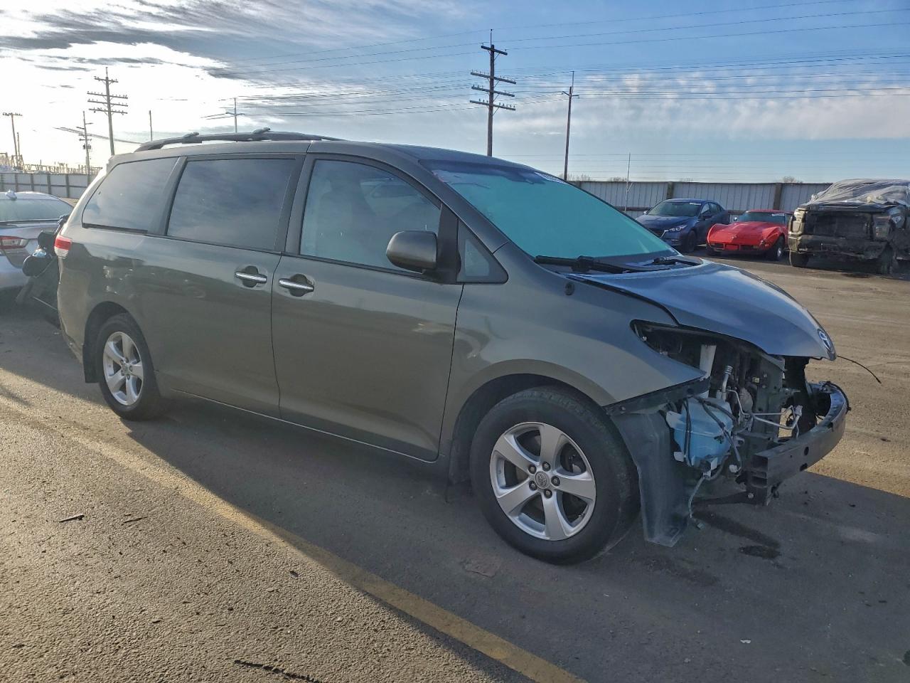 2013 TOYOTA SIENNA XLE photo 7