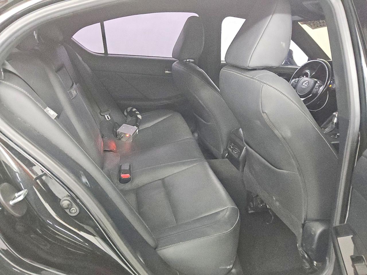 2022 LEXUS IS 300 photo 10