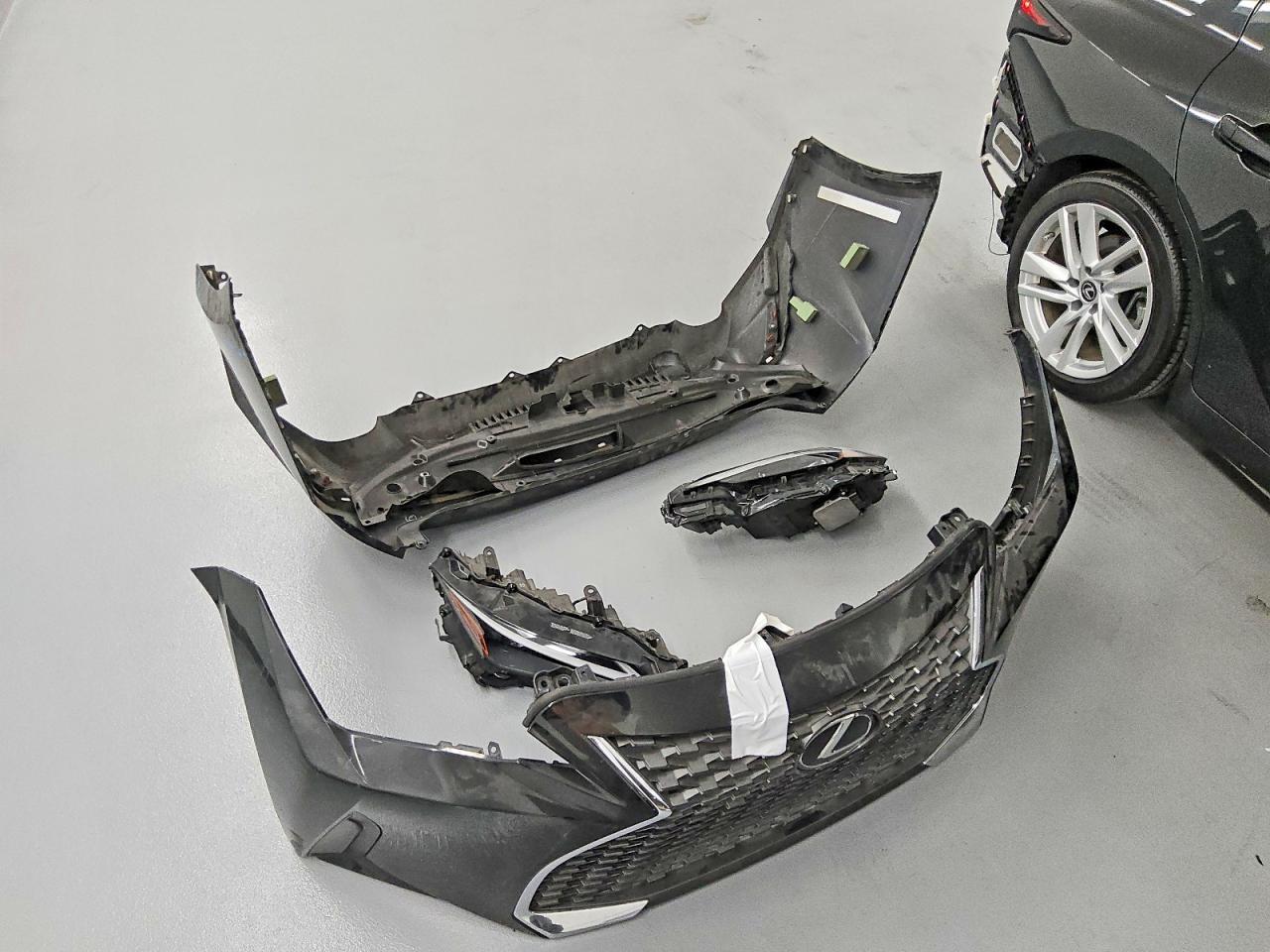 2022 LEXUS IS 300 photo 12