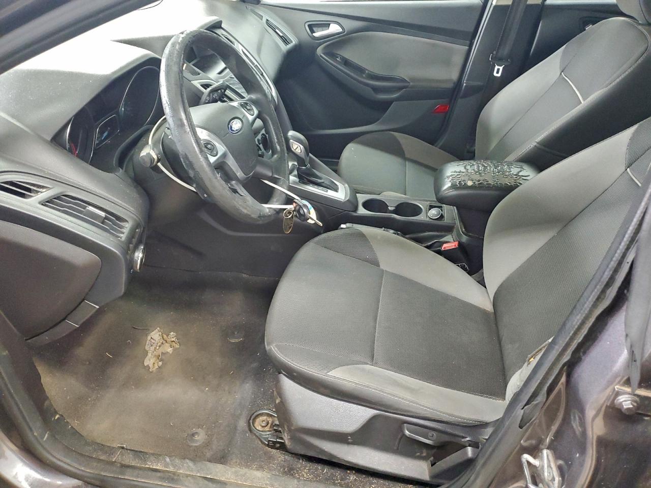 2014 FORD FOCUS SE photo 19