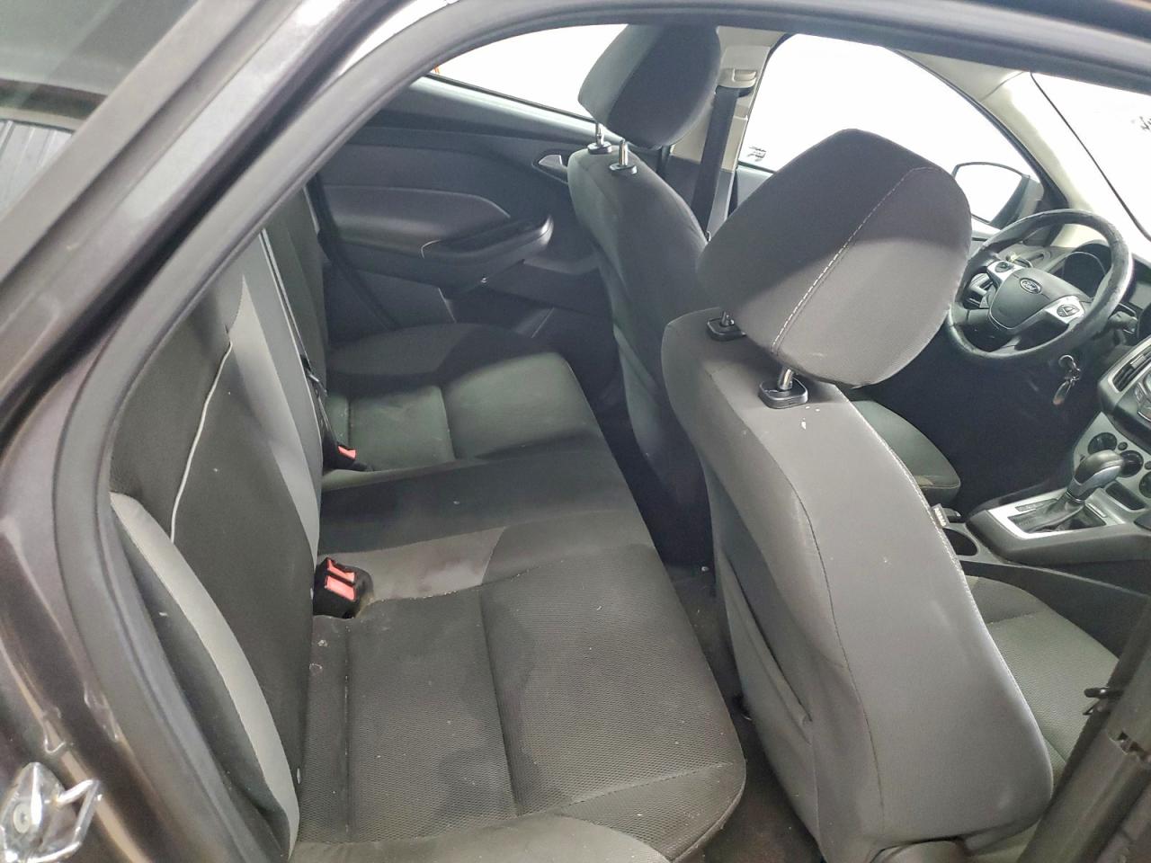 2014 FORD FOCUS SE photo 28