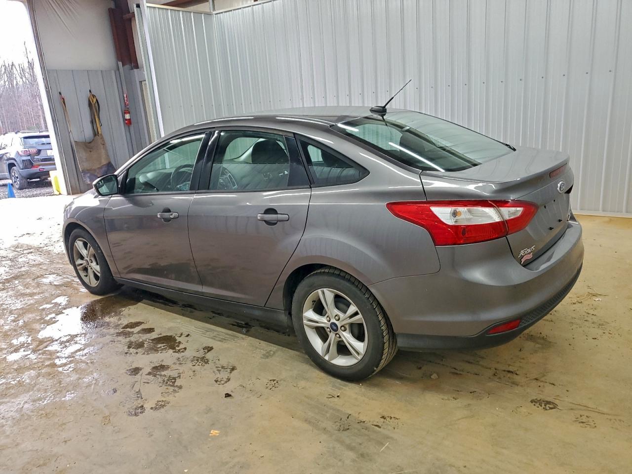 2014 FORD FOCUS SE photo 4