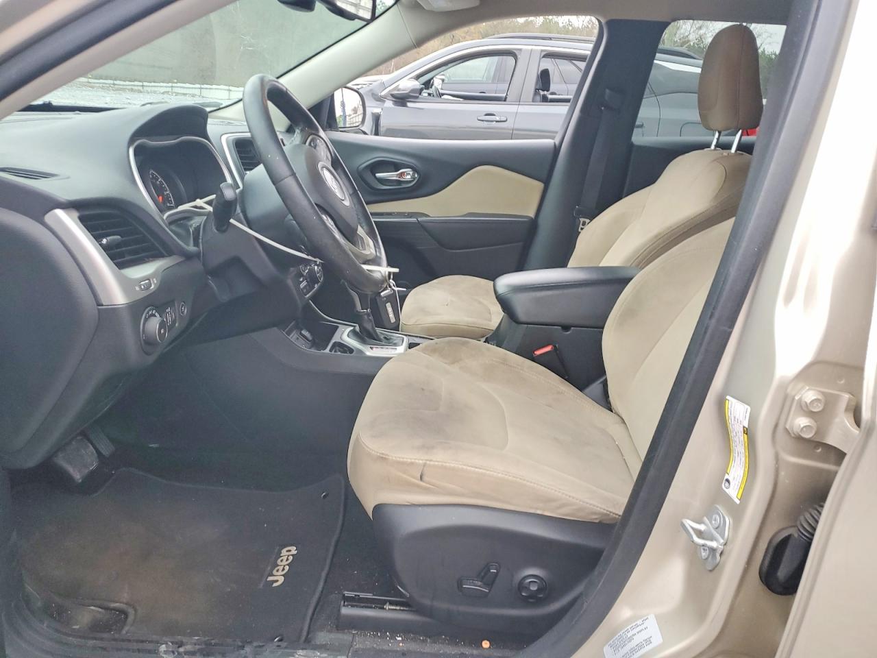 2015 JEEP CHEROKEE LATITUDE photo 7