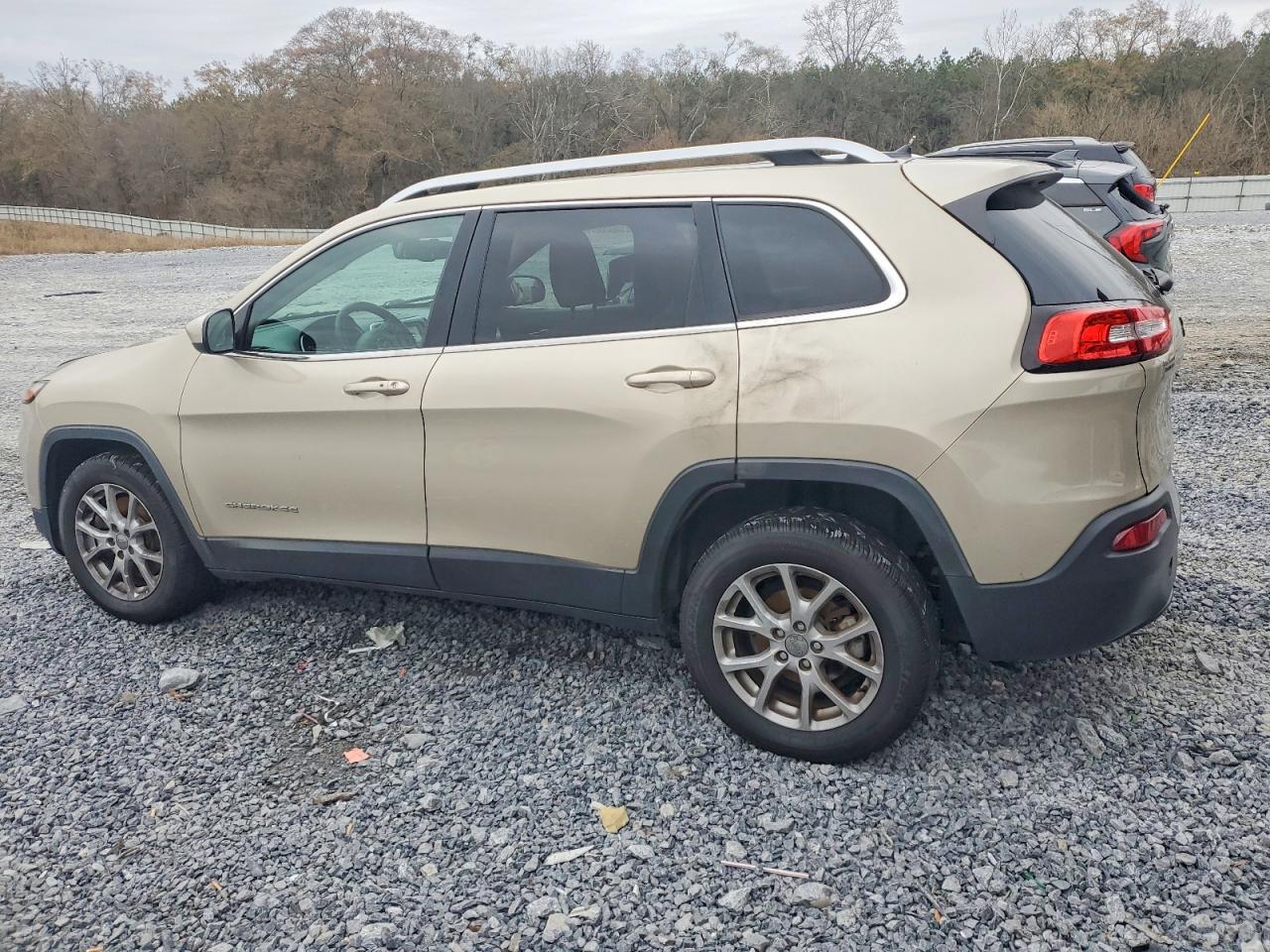 2015 JEEP CHEROKEE LATITUDE photo 2