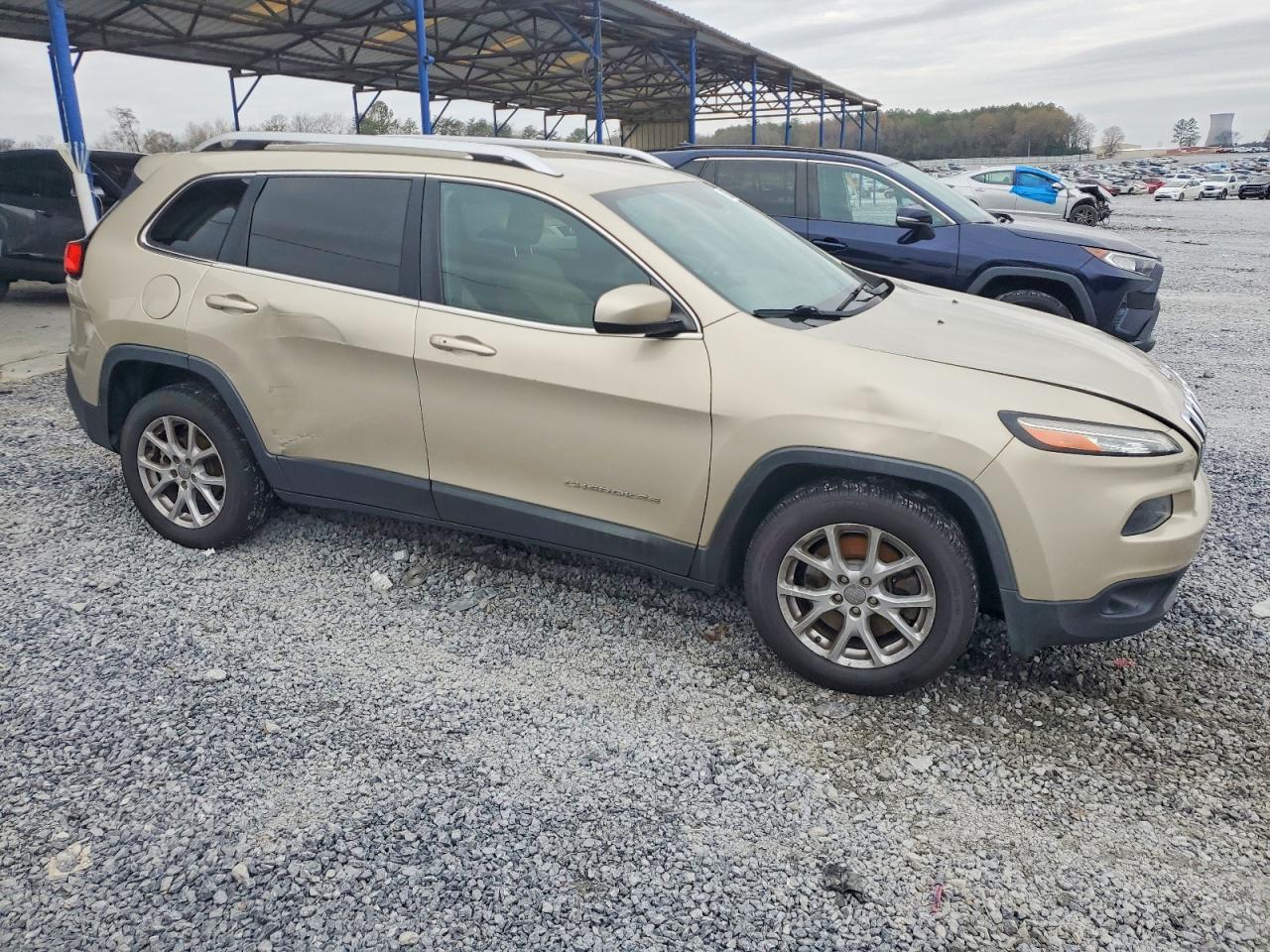 2015 JEEP CHEROKEE LATITUDE photo 4