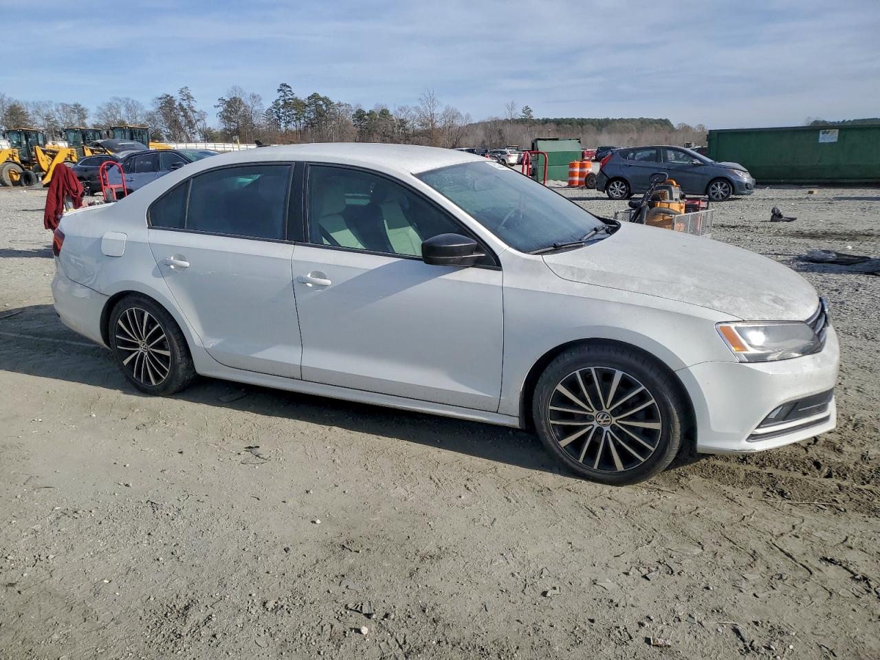 2016 VOLKSWAGEN JETTA SPORT photo 4