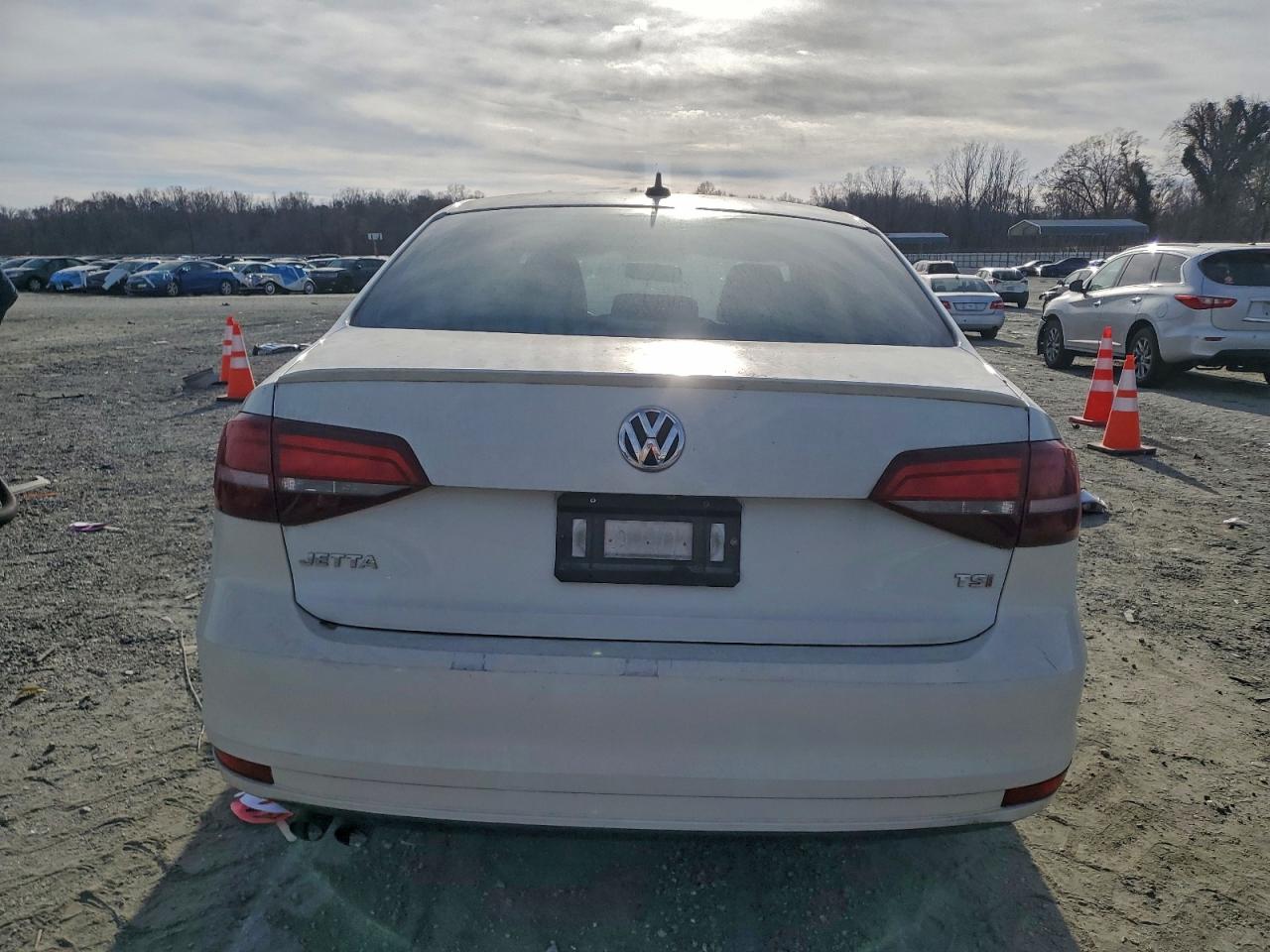 2016 VOLKSWAGEN JETTA SPORT photo 6
