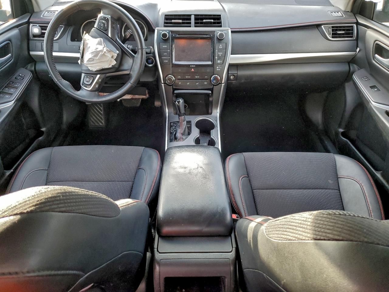 2017 TOYOTA CAMRY LE photo 8