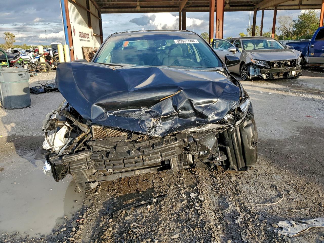2017 TOYOTA CAMRY LE photo 5