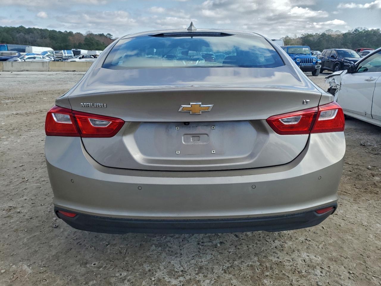 2024 CHEVROLET MALIBU LT photo 6