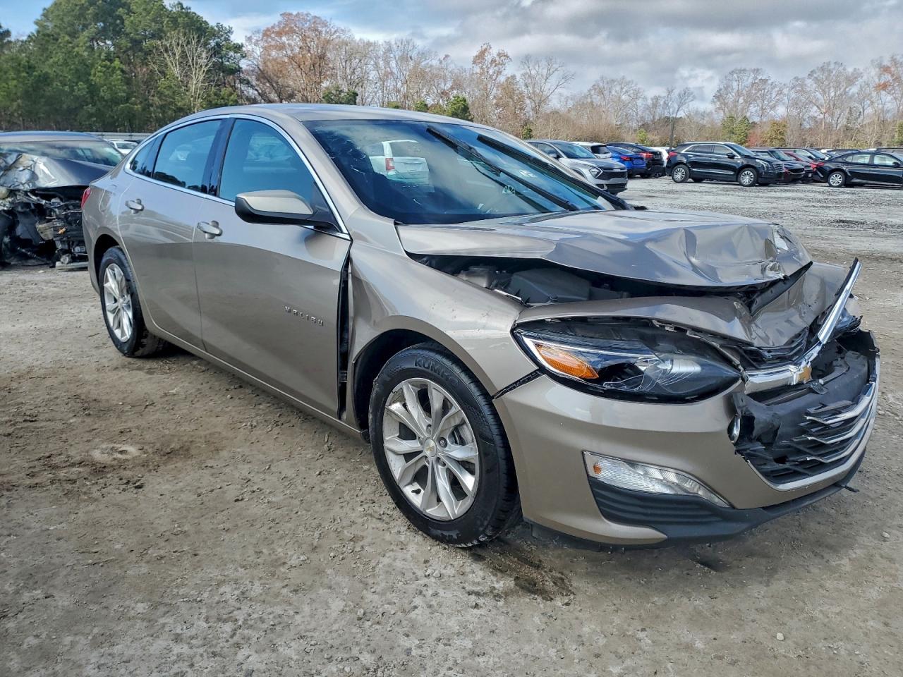 2024 CHEVROLET MALIBU LT photo 4