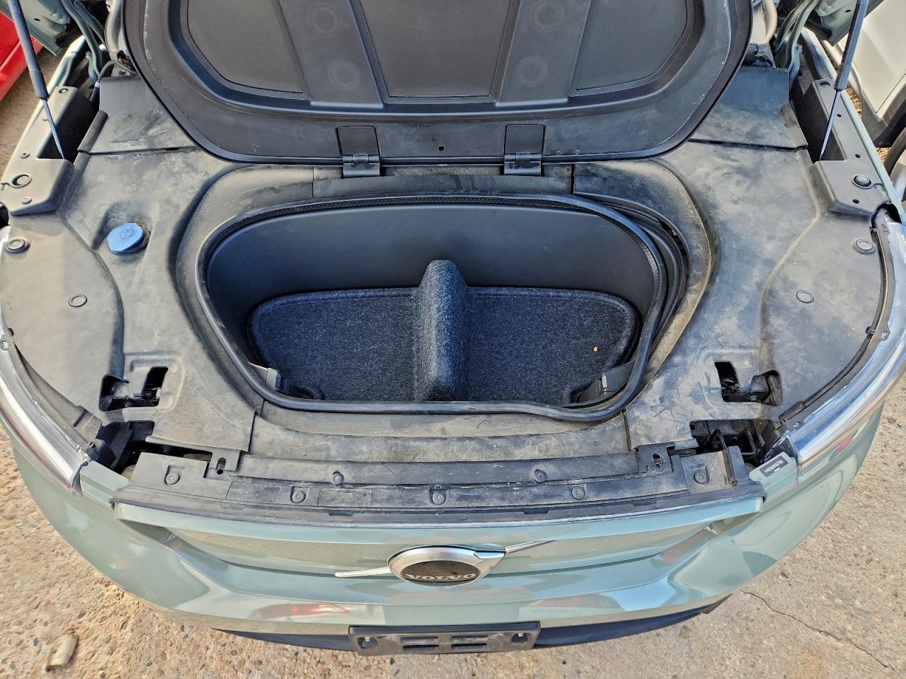 2021 VOLVO XC40 RECHARGE photo 23