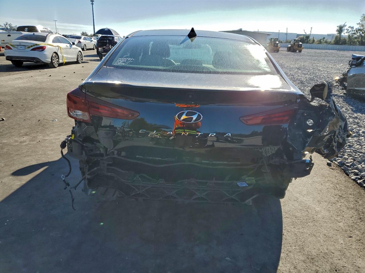 2019 HYUNDAI ELANTRA SEL photo 6