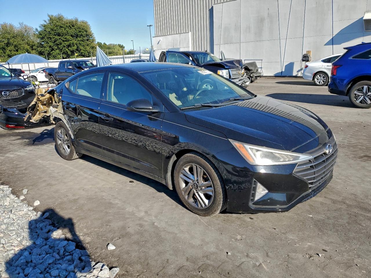 2019 HYUNDAI ELANTRA SEL photo 4
