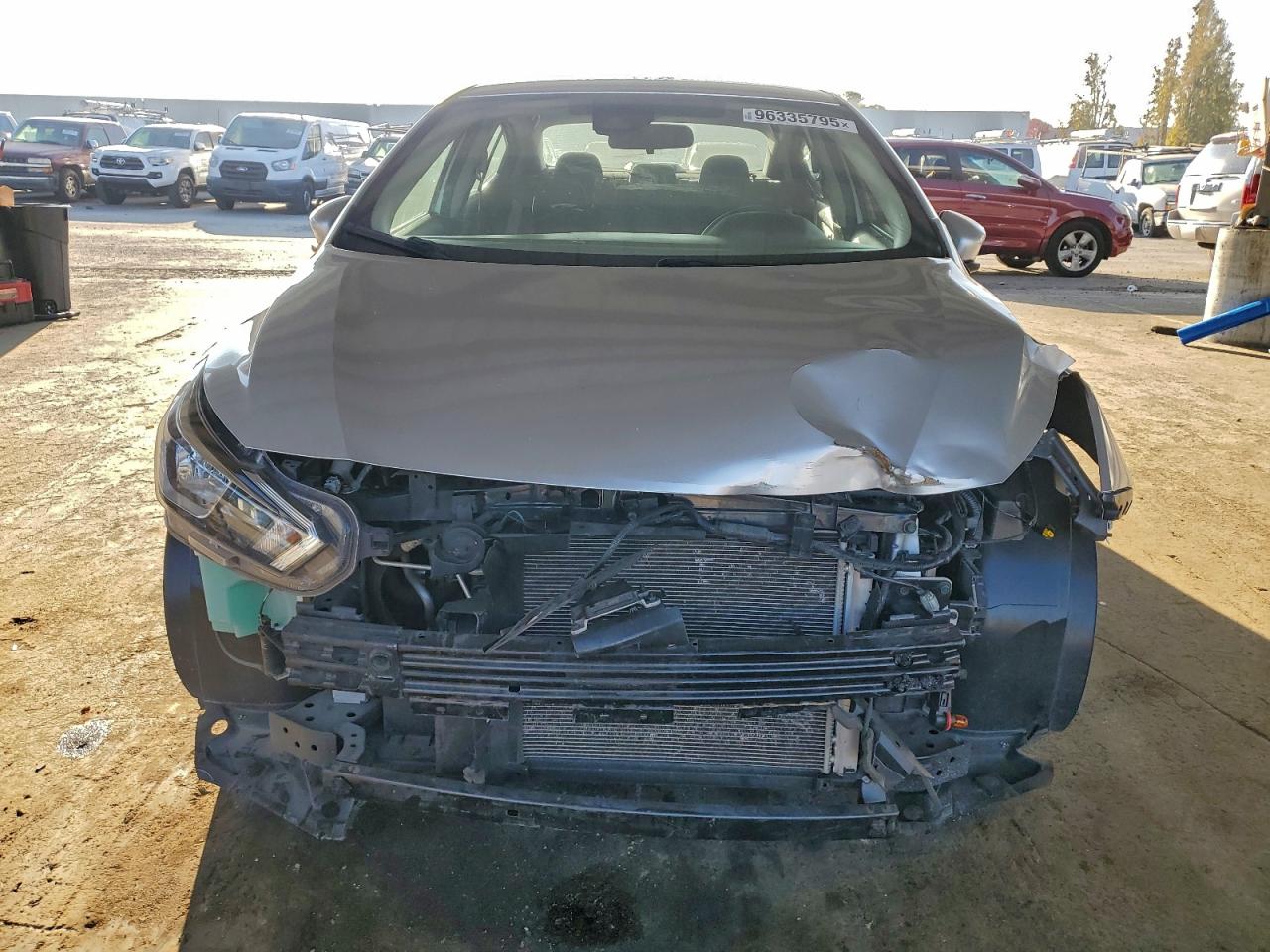 2021 NISSAN VERSA SV photo 5