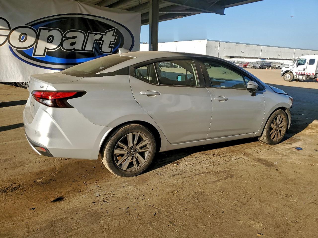 2021 NISSAN VERSA SV photo 3
