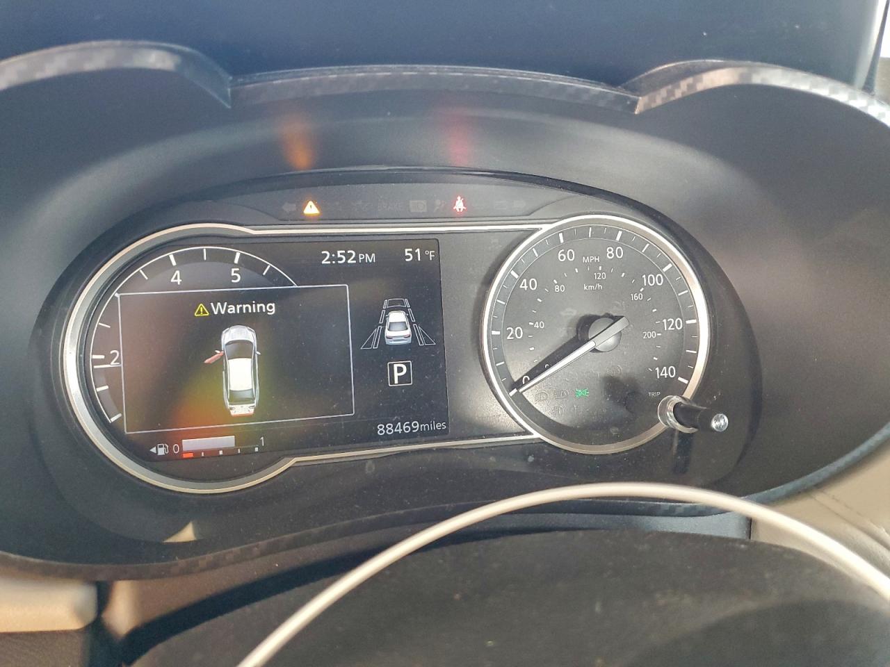 2021 NISSAN VERSA SV photo 9