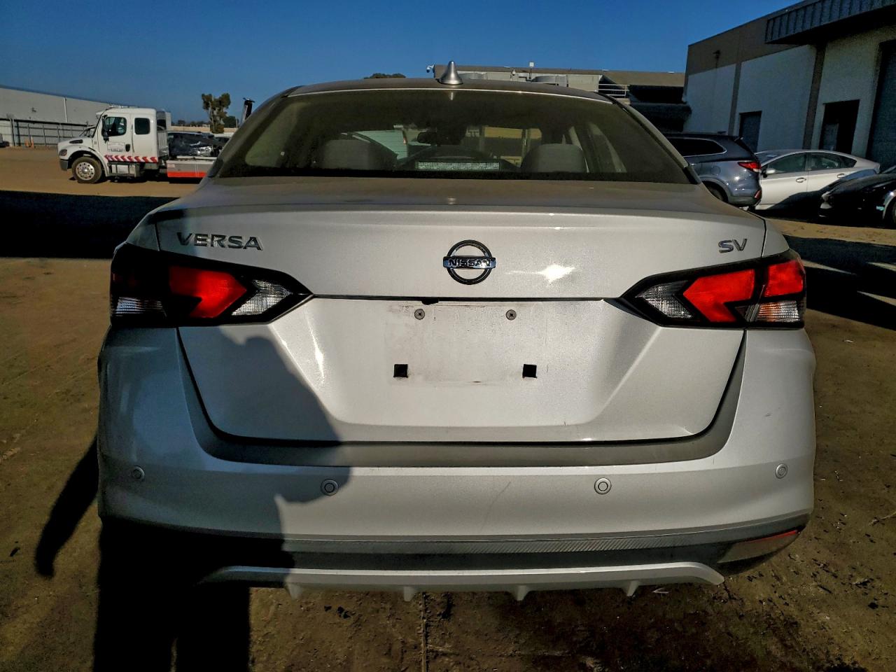 2021 NISSAN VERSA SV photo 6