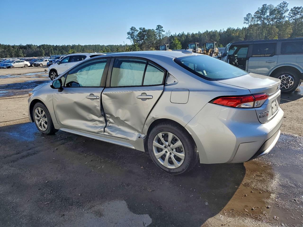 2021 TOYOTA COROLLA LE photo 2
