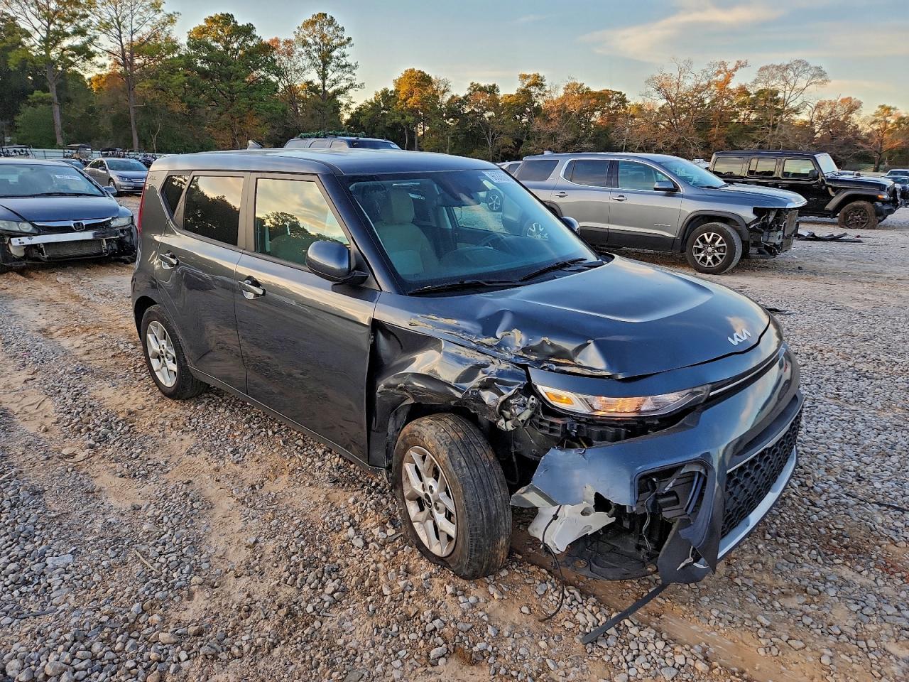2022 KIA SOUL LX photo 7