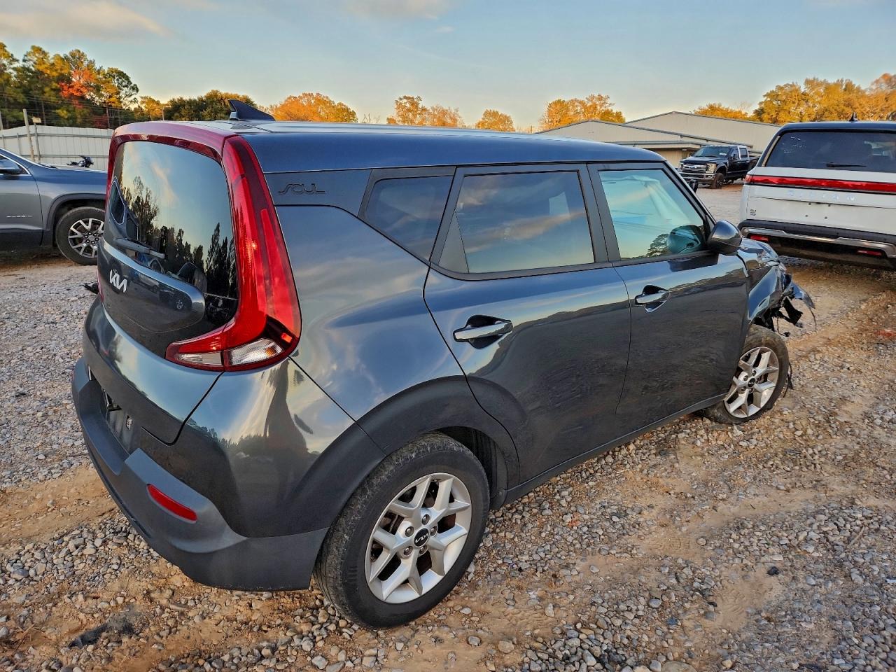 2022 KIA SOUL LX photo 5