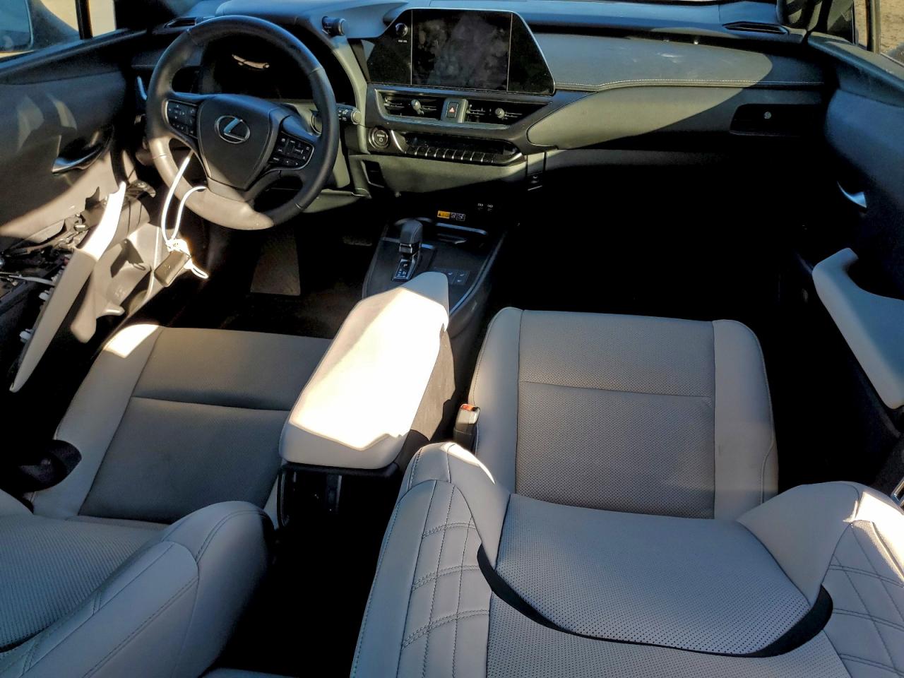 2025 LEXUS UX 300H BASE photo 15