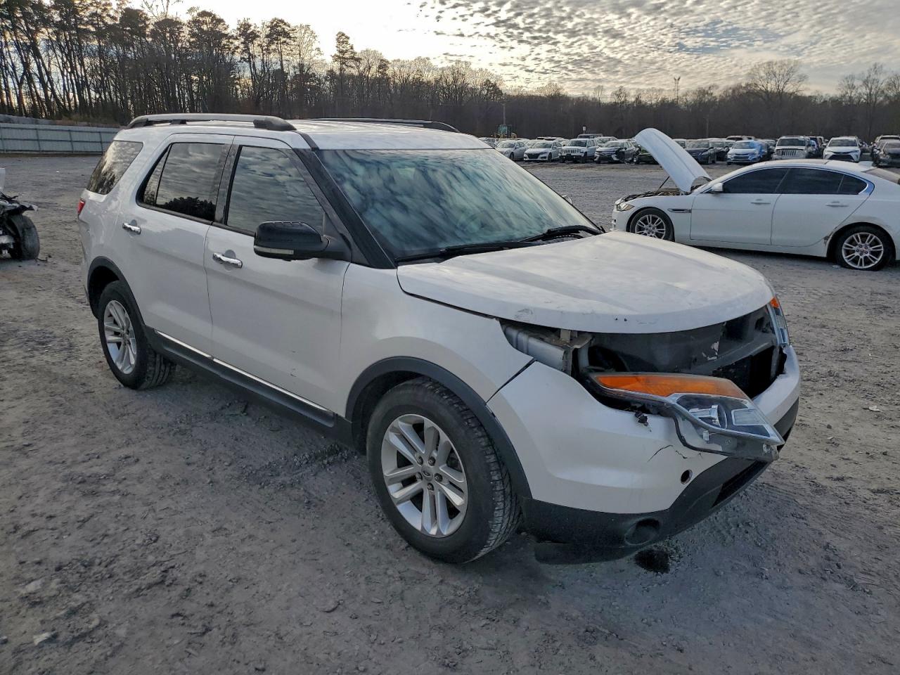 2011 FORD EXPLORER XLT photo 7
