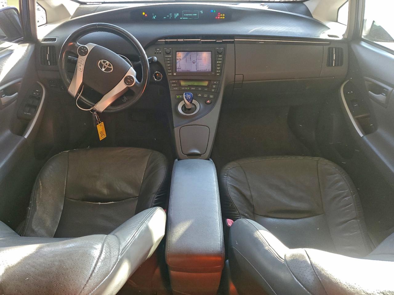 2010 TOYOTA PRIUS photo 8