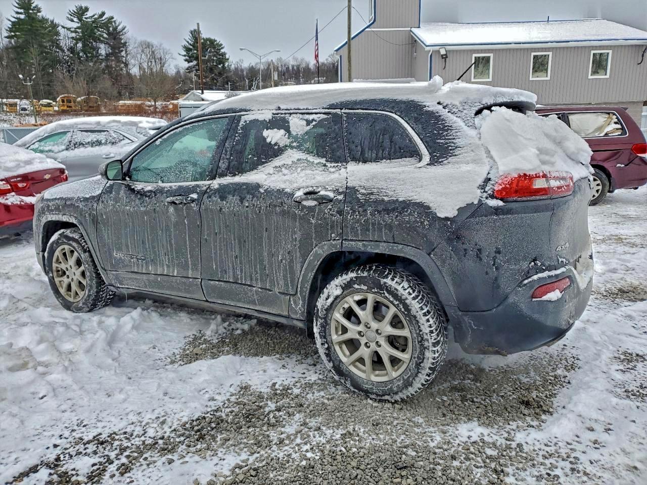 2015 JEEP CHEROKEE LATITUDE photo 2