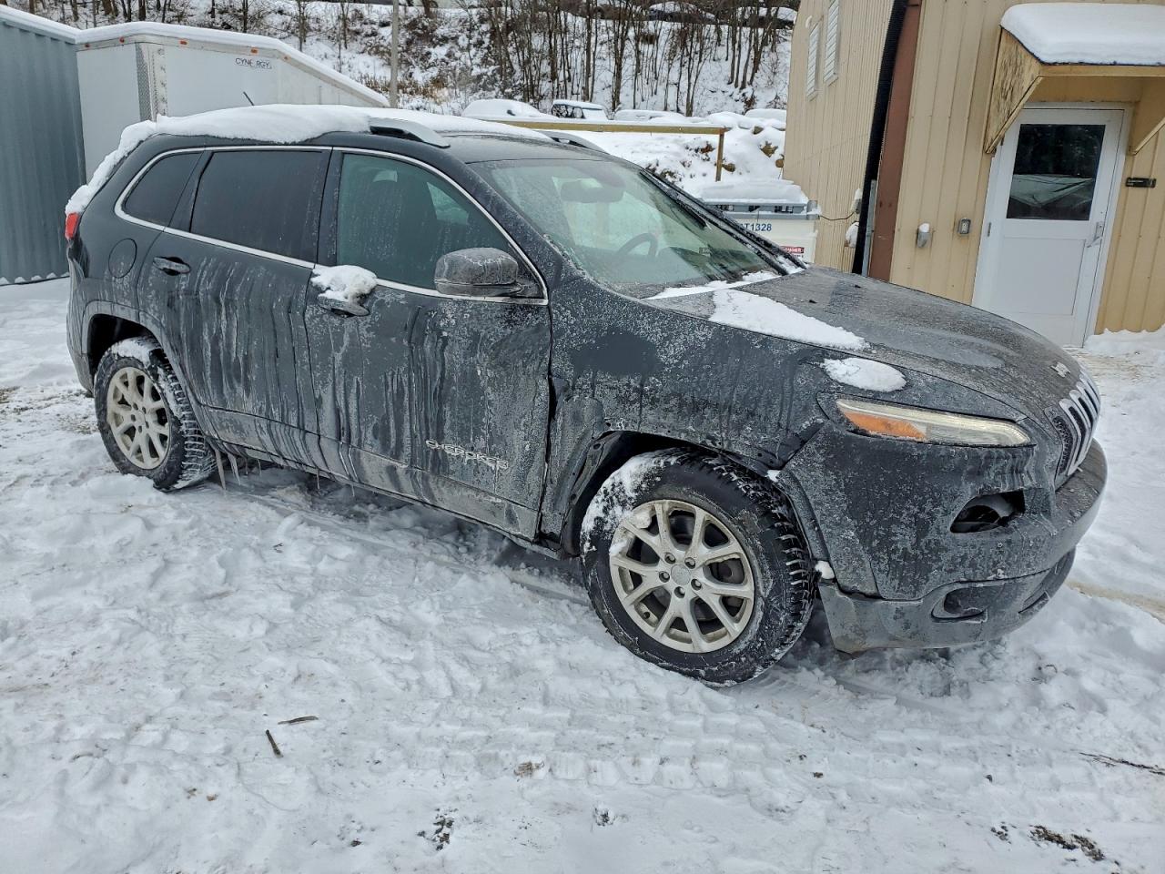 2015 JEEP CHEROKEE LATITUDE photo 4