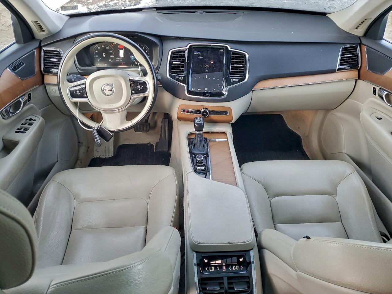 2016 VOLVO XC90 T6 photo 8