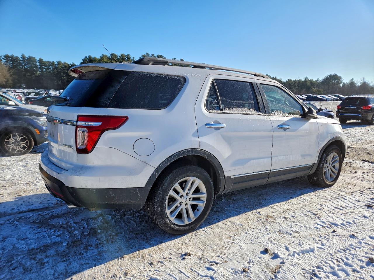 2013 FORD EXPLORER XLT photo 3