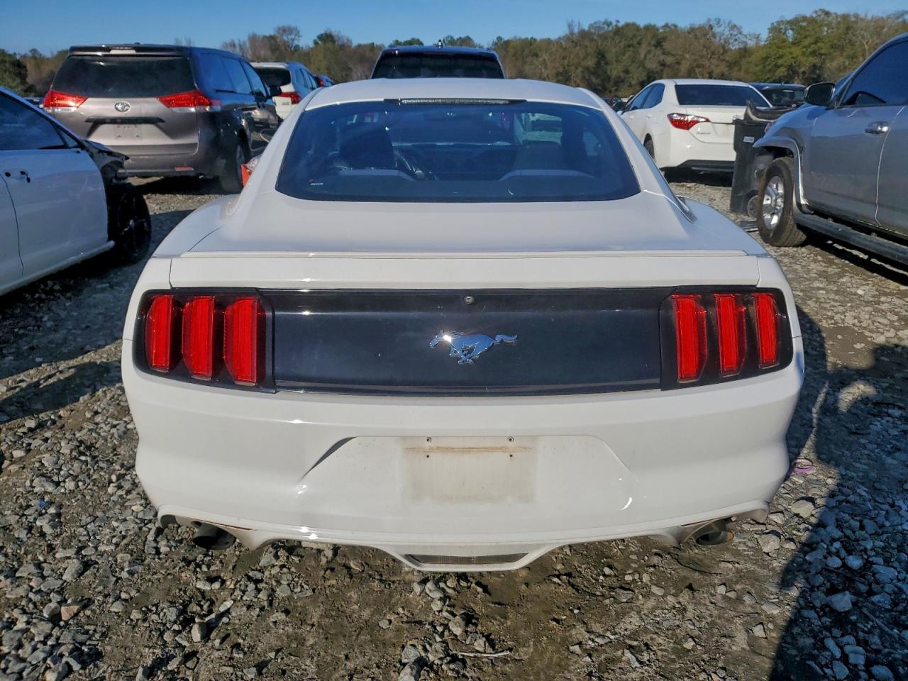 2017 FORD MUSTANG photo 6